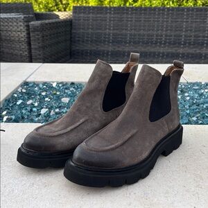 Sofft Samira Platform Chelsea Boot, Size 8-1/2, Taupe Suede, Distressed look